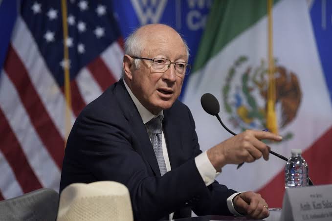 Ken Salazar rechaza que Estados Unidos sea corresponsable de la violencia en Sinaloa