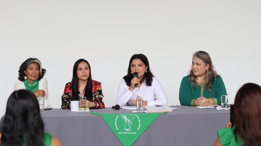Feministas entregan entregan iniciativa para la despenalización del Aborto&nbsp;en&nbsp;Morelos