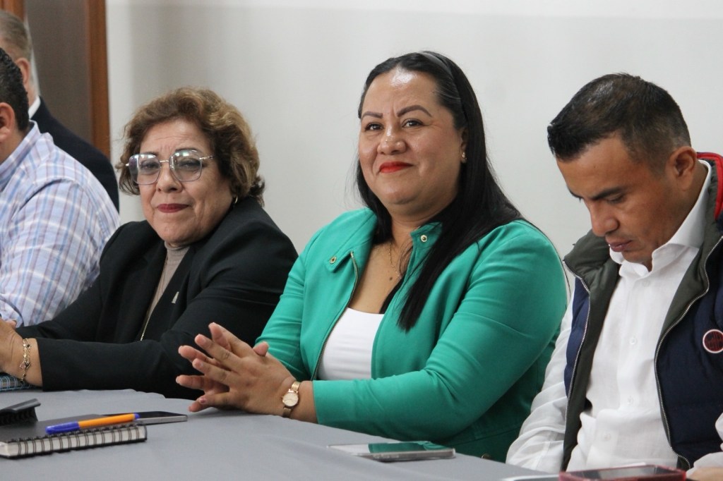 Escucha Congreso Morelos demanda de Maestros Jubilados y en&nbsp;activo