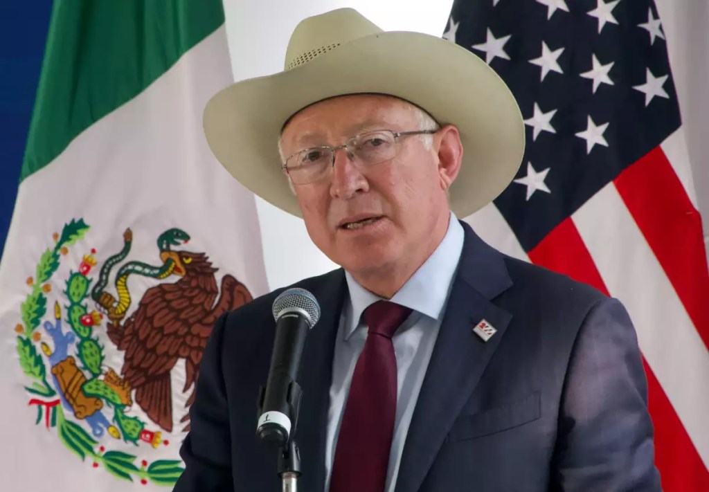 SRE presenta nota diplomática por críticas del embajador Ken Salazar sobre estrategia de seguridad