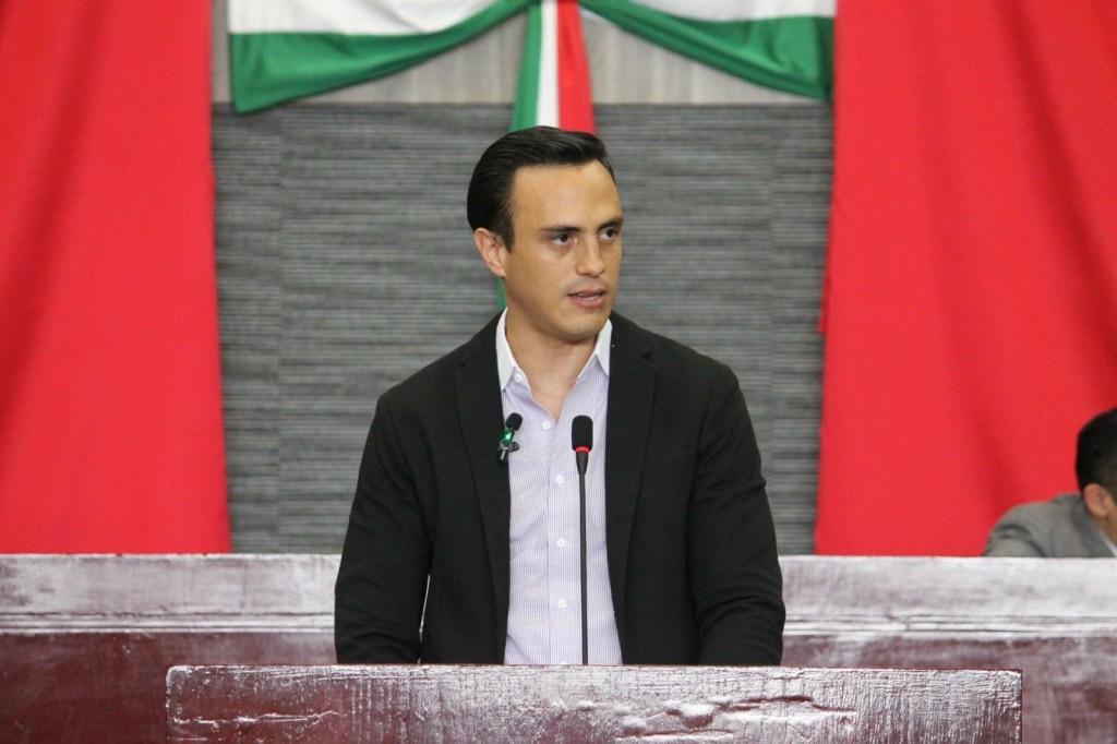 Presenta el diputado Daniel Martínez Terrazas iniciativa para implementar licencia&nbsp;digital