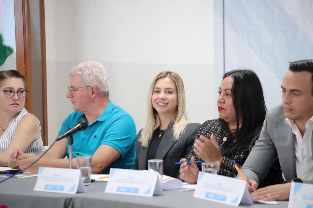 Escuchan integrantes de la Comisión de Hacienda a empresarios respecto a Paquete Económico&nbsp;2025