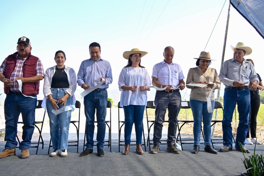 Inaugura Margarita González Sarabia obra de “Conservación y mantenimiento del camino de saca cosecha campo El&nbsp;Terrero”