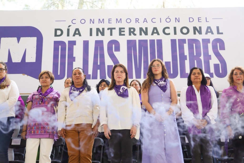 Reafirma Margarita González Saravia compromiso con las&nbsp;mujeres