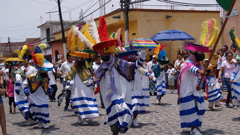 Tlayacapan y Tepoztlán brincan al son del&nbsp;Chinelo