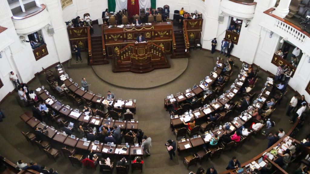 Avanza en el Congreso de CDMX iniciativa para tipificar discursos de odio contra la comunidad&nbsp;LGBT+