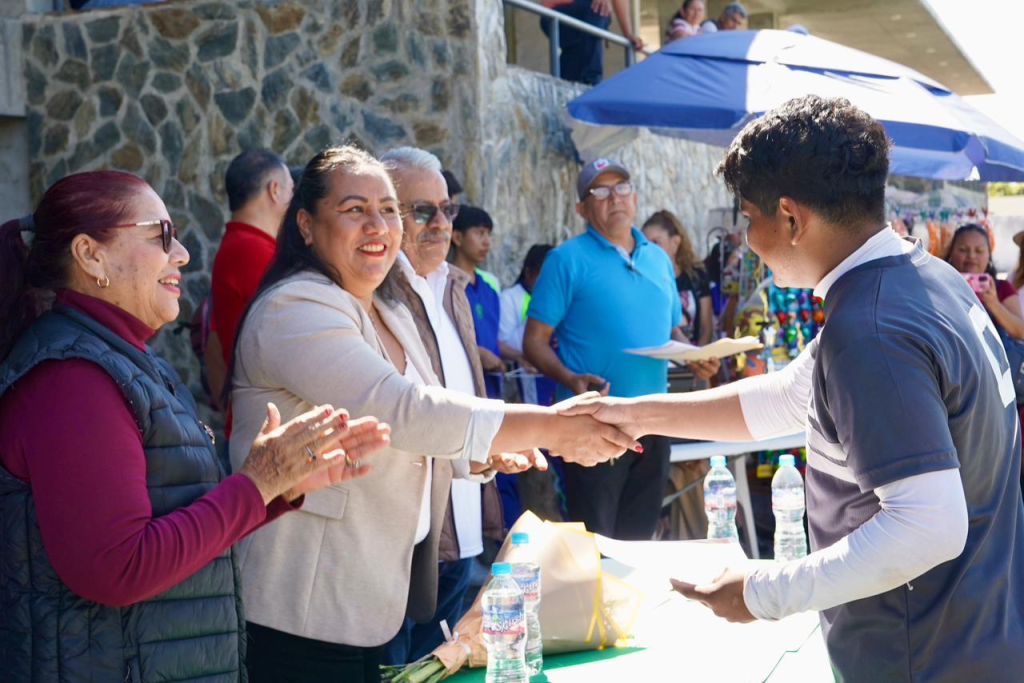 RECONOCE DIPUTADA JAZMÍN SOLANO EL TALENTO DE LA JUVENTUD EN TEMIXCO, EN EL ENCUENTRO DEPORTIVO DE SECUNDARIAS TÉCNICAS ZONA 9