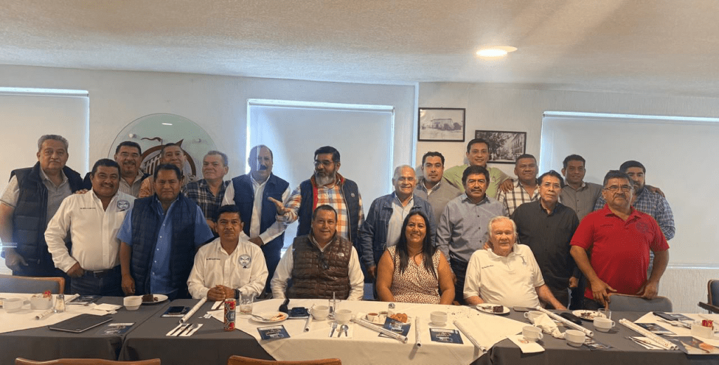 FORTALECE DIPUTADA JAZMÍN SOLANO LÓPEZ DIÁLOGO CON INGENIEROS CIVILES EGRESADOS DEL ITZ