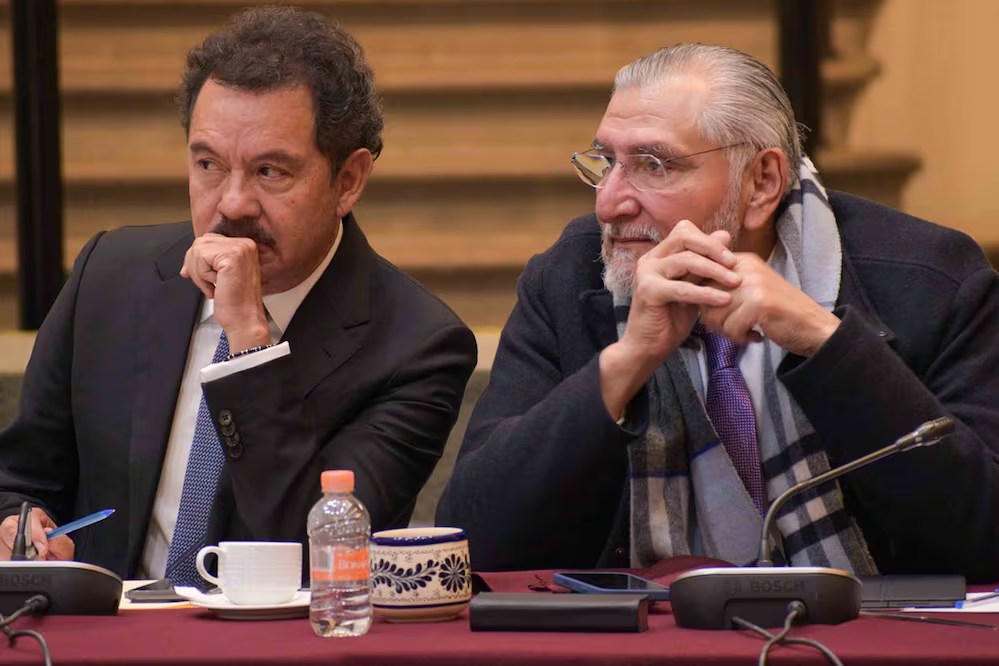 “SE BAJA” ADÁN AUGUSTO LÓPEZ DE LA COORDINACIÓN DE LA BANCADA DE MORENA EN EL SENADO