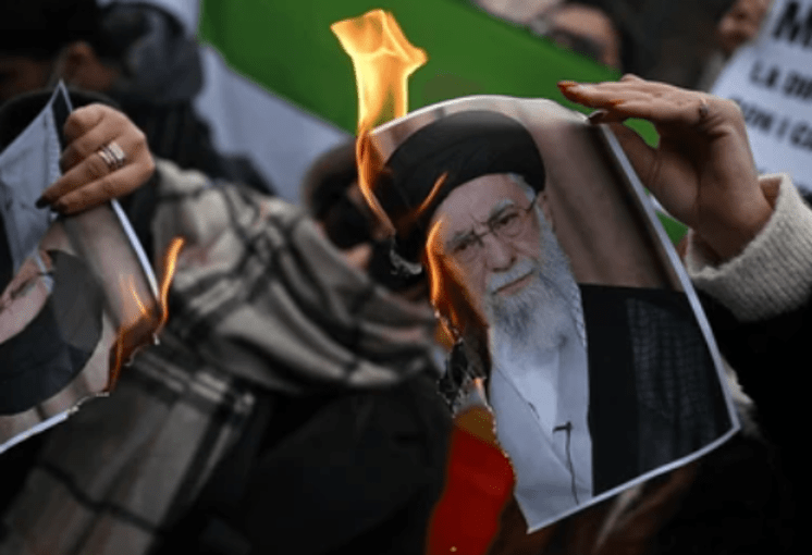 Ajedrez mundial: El Mencho y Jamenei entre el fuego y los recursos&nbsp;estratégicos.